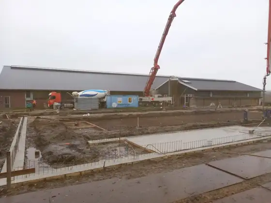 Nieuwbouw Geitenstal in Mirns — afbeelding 19