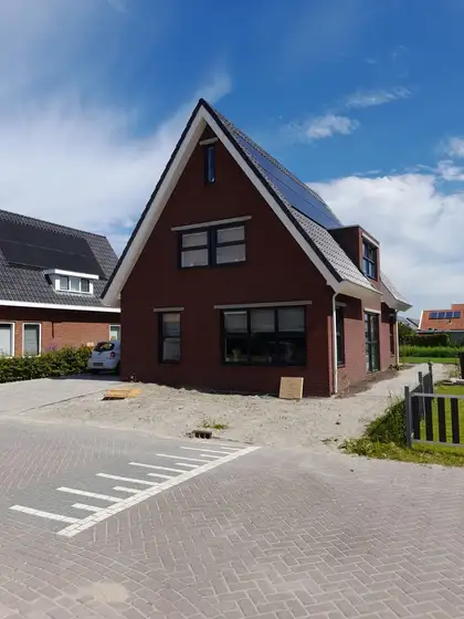 Energie neutrale nieuwbouw woning met aardwarmtepomp in Arum — afbeelding 1