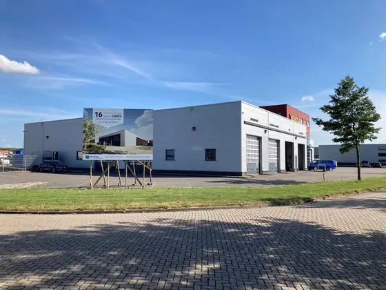 TE KOOP: (bedrijfs)units in Sneek — afbeelding 2